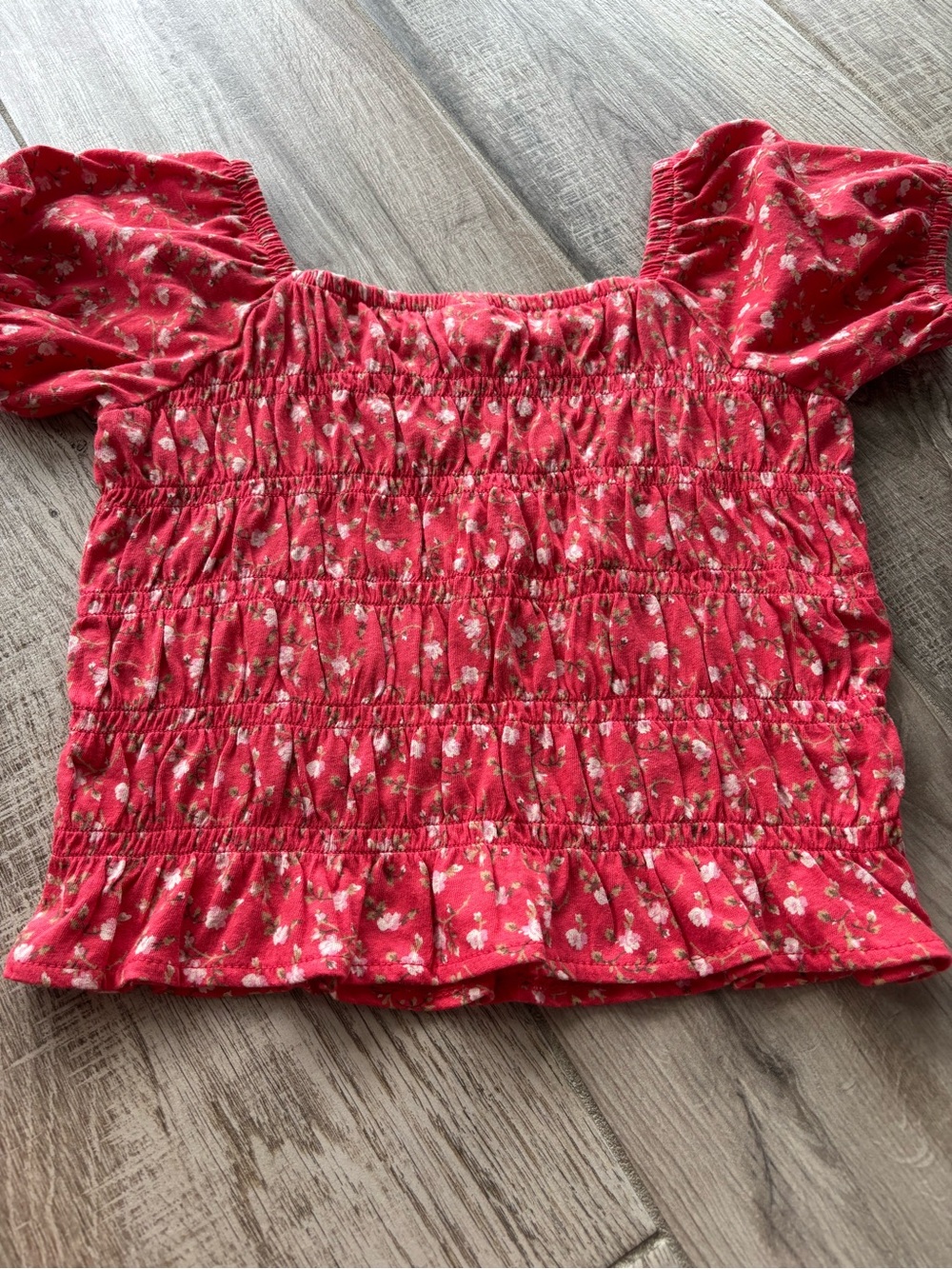 Old Navy Red Floral Smocked Puff Sleeve Crop Top size 10-12